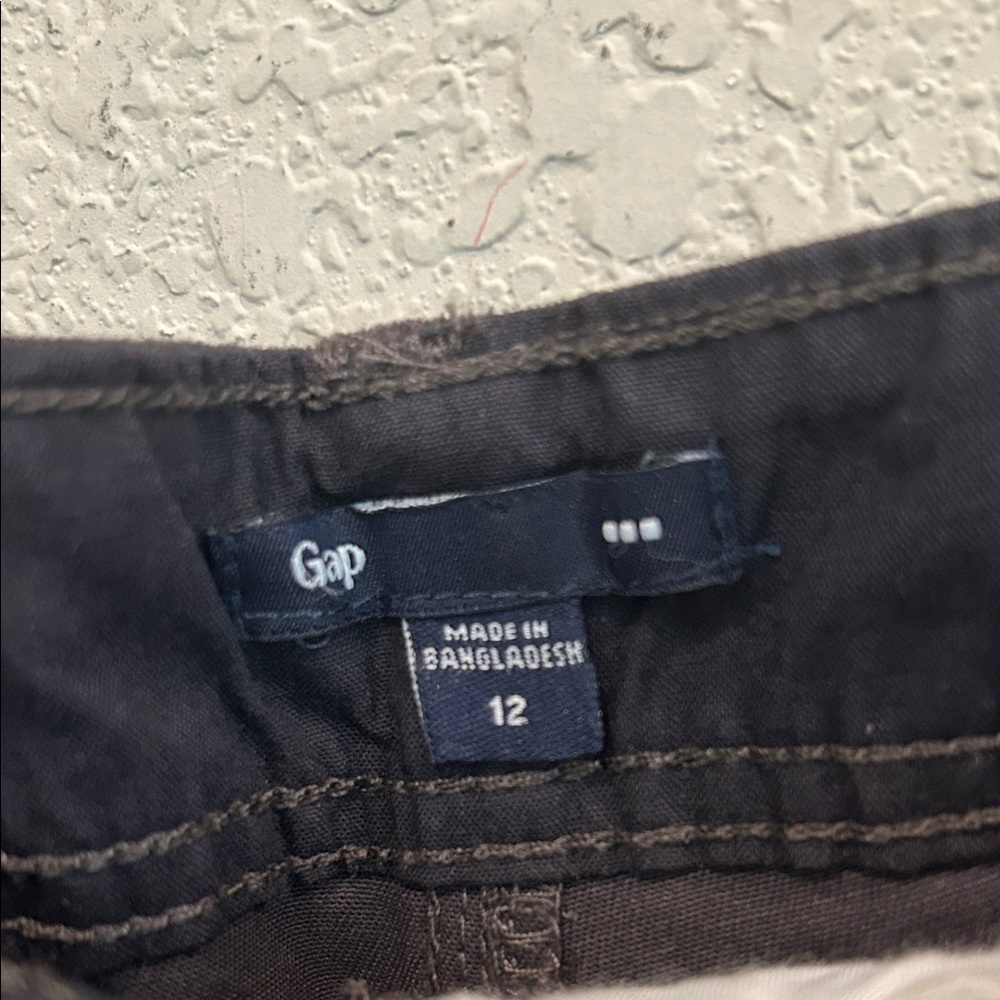 GAP Dark Gray Shorts NWT - Picture 2 of 11